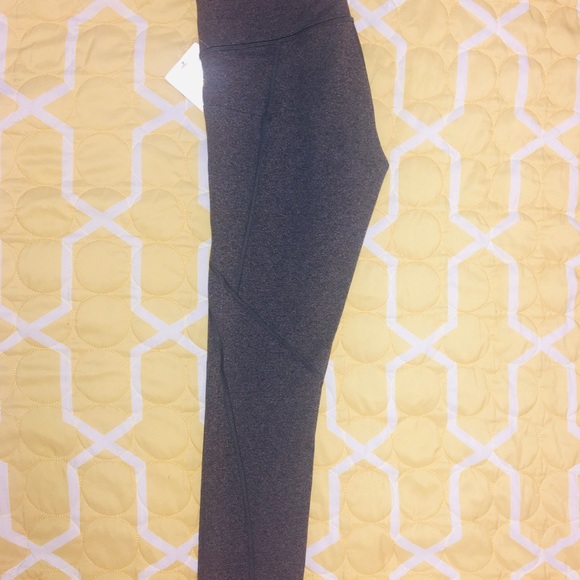 Athleta Salutation Stash Pocket Tight Size S - Picture 7 of 7
